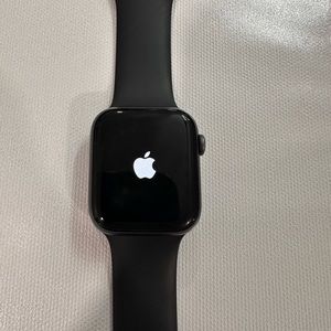 Apple Watch Series 4, 44mm screen, GPS Only